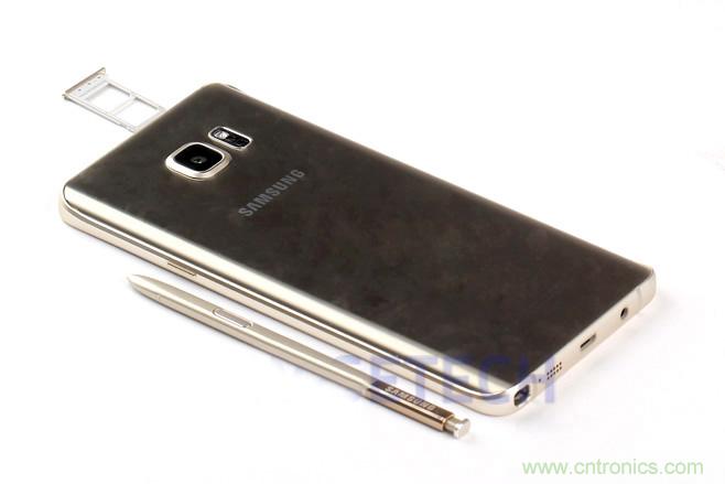 Galaxy Note5拆解，與S系列差距日漸模糊