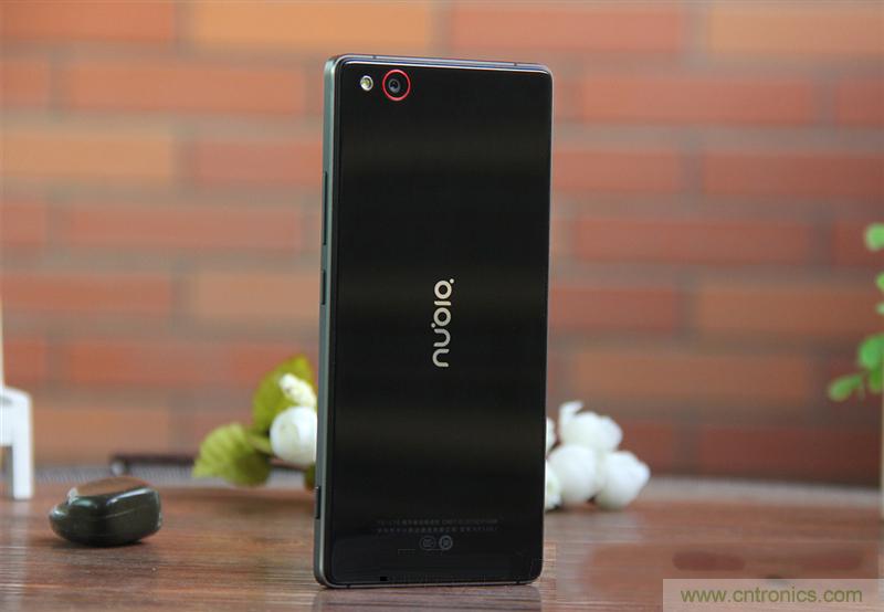 無邊框的 nubia Z9 ，一款既有驚喜，又有驚艷的智能手機