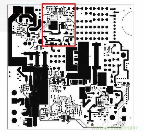 這是自動(dòng)測(cè)試設(shè)備的PCB，因?yàn)槭孪攘私膺^(guò)那顆SEPIC轉(zhuǎn)換器（以紅框標(biāo)示），我的設(shè)計(jì)第一次就成功。