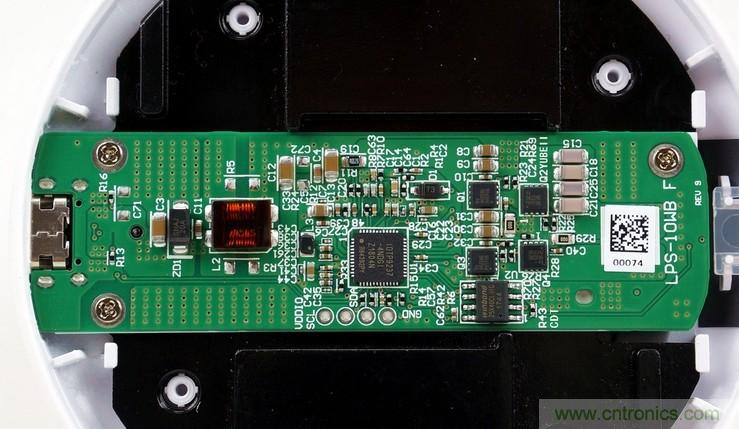 拆解對(duì)比：系出同門，小米、紫米無(wú)線充電器的差別有多大？