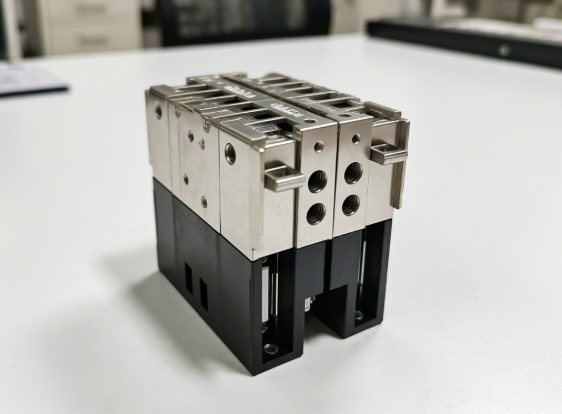 控制信號(hào)的“蒲公英”：中間繼電器如何實(shí)現(xiàn)安全的多路分發(fā)與隔離